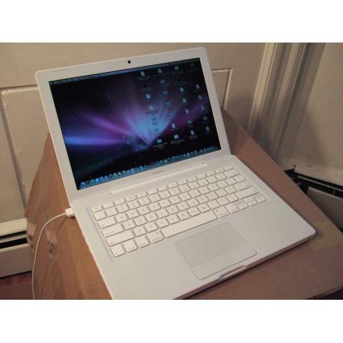 Apple MacBook White Core2Duo 13 Inch - Buy Online in Dubai, Abu Dhabi